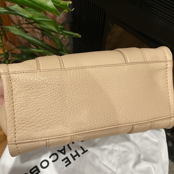 Marc Jacob The leather small tote bag in beige leather - Picture 5 of 12